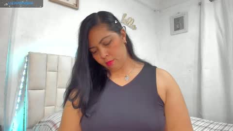 Snapshot of latinlove_sexygirls chatting on 10-27-25, 02:04 Vanessa online show from 10-27-25, 02:04