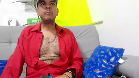 Snapshot of latinmartin254 chatting on 09-22-25, 12:23 latinmartin254 online show from 09-22-25, 12:23