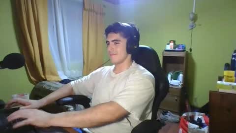 Snapshot of latinn_babe chatting on 02-14-25, 02:07 latinn_babe online show from 02-14-25, 02:07