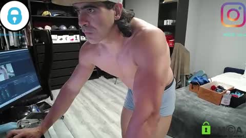 Snapshot of latino23bom chatting on 04-27-26, 08:51 sam online show from 04-27-26, 08:51