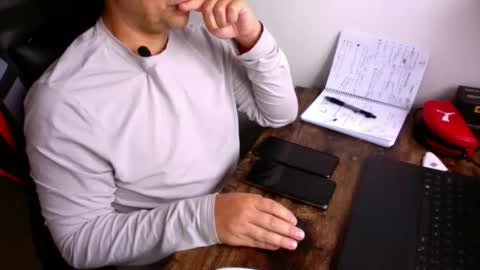 latino8484 online show from 11-12-25, 09:10