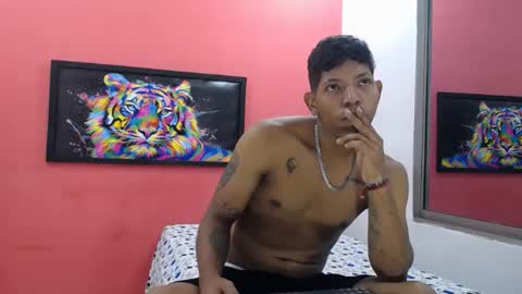 Snapshot of latinosninfomanos chatting on 07-14-26, 02:05 latinosnifomanos online show from 07-14-26, 02:05