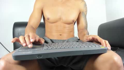 Snapshot of latinshamansex chatting on 11-16-25, 07:03 LatinShaman online show from 11-16-25, 07:03