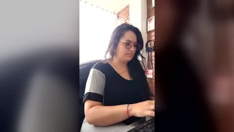 Snapshot of latinwishes chatting on 07-13-26, 06:55 Julieta online show from 07-13-26, 06:55