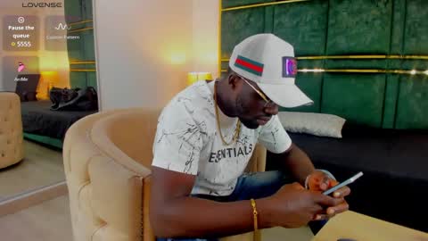 LEANDRO online show from 02-03-25, 10:47