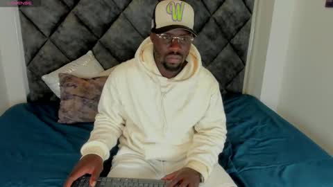 LEANDRO online show from 09-20-25, 02:45