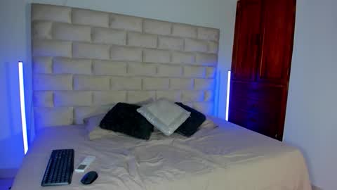 LEANDRO online show from 03-16-26, 03:56