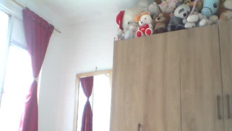 Snapshot of lau16310 chatting on 02-09-26, 08:13 Laura online show from 02-09-26, 08:13