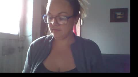 Snapshot of lau16310 chatting on 03-19-26, 09:41 Laura online show from 03-19-26, 09:41