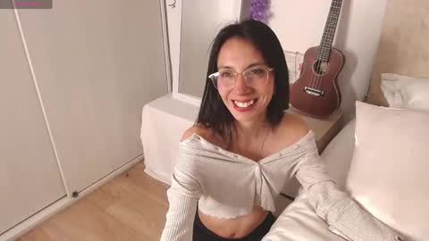 Laura online show from 04-22-26, 11:06