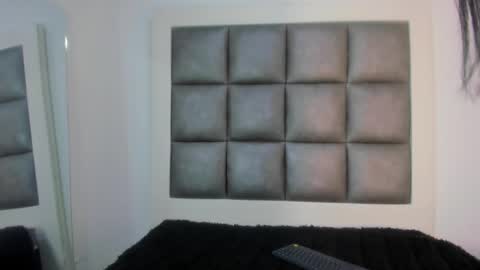 laura__js_ online show from 09-20-25, 02:07