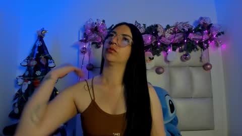 laura__js_ online show from 12-15-25, 03:55