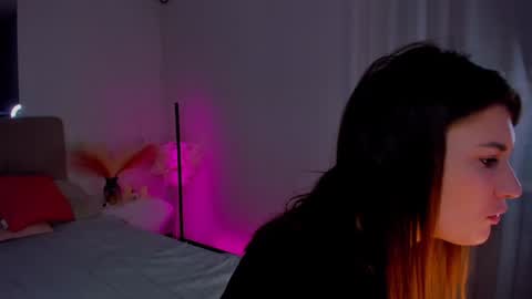 Laura online show from 02-01-25, 06:21