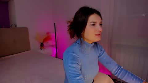 Laura online show from 02-20-25, 05:33