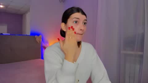 Laura online show from 03-17-26, 05:55