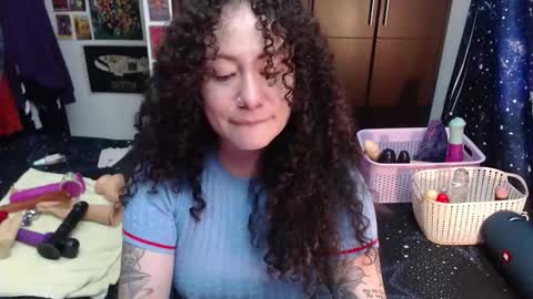  Wen  online show from 11-05-25, 08:42