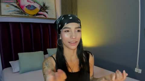 Laura online show from 03-27-26, 12:27