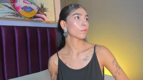 Laura online show from 06-13-26, 11:41