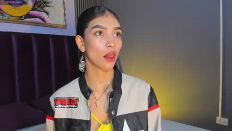 Laura online show from 06-17-26, 12:07
