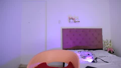 LAURA online show from 01-21-25, 06:34