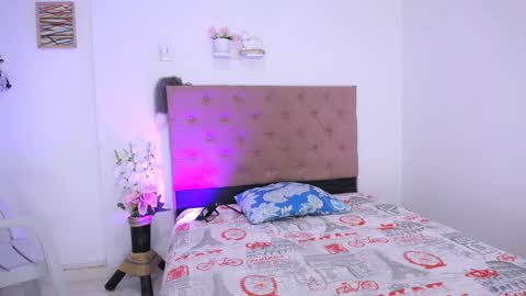 LAURA online show from 09-24-25, 02:15