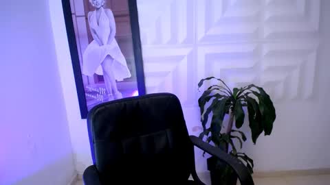 LAURA online show from 11-08-25, 02:06