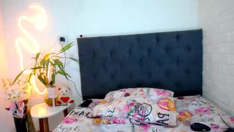 LAURA online show from 03-11-26, 06:47