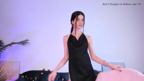 Snapshot of laura_coy chatting on 02-10-25, 02:30 Laura online show from 02-10-25, 02:30