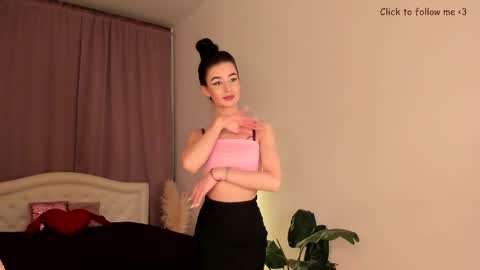 Snapshot of laura_coy chatting on 10-25-25, 07:52 Laura online show from 10-25-25, 07:52