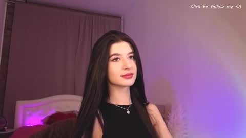 Snapshot of laura_coy chatting on 11-23-25, 07:57 Laura online show from 11-23-25, 07:57