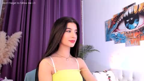 Snapshot of laura_coy chatting on 11-25-25, 08:42 Laura online show from 11-25-25, 08:42