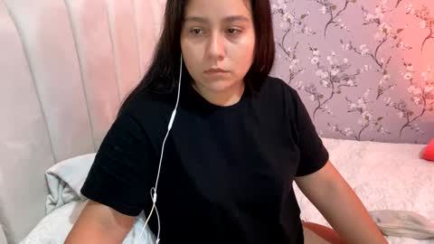 Snapshot of laura_d23 chatting on 01-08-25, 02:14 laura online show from 01-08-25, 02:14