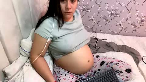 Snapshot of laura_d23 chatting on 01-25-25, 04:45 laura online show from 01-25-25, 04:45