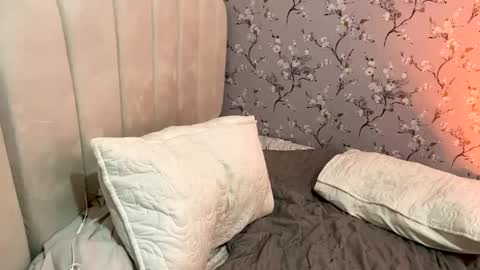 Snapshot of laura_d23 chatting on 02-08-25, 02:26 laura online show from 02-08-25, 02:26