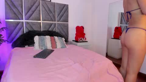 Snapshot of laura_dicardy chatting on 09-10-25, 07:47 laura_dicardy online show from 09-10-25, 07:47