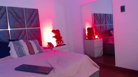 Snapshot of laura_dicardy chatting on 12-02-25, 07:42 laura_dicardy online show from 12-02-25, 07:42