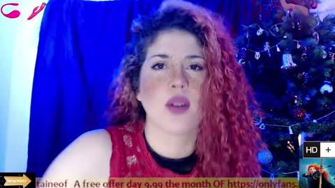 Snapshot of laura_fountain_ chatting on 12-17-24, 04:21 weedcam Curly Laura OF online show from 12-17-24, 04:21