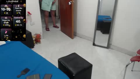 laura_foxx2379 online show from 09-14-25, 12:21