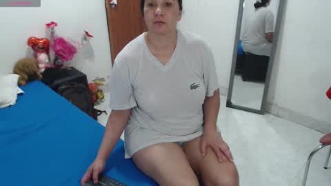 laura_foxx2379 online show from 10-03-25, 12:40