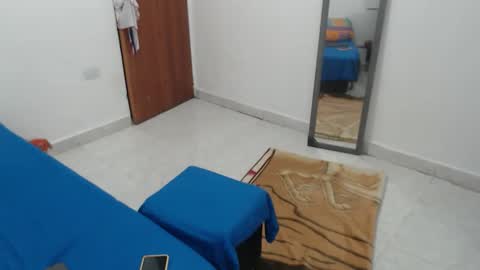 laura_foxx2379 online show from 01-07-26, 03:20