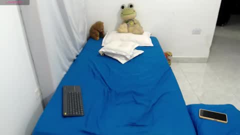 laura_foxx2379 online show from 05-14-26, 01:23