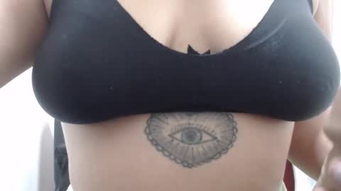  Laura  online show from 09-18-25, 12:40