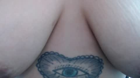 Snapshot of laura_hotyy chatting on 12-18-25, 03:29 Laura online show from 12-18-25, 03:29