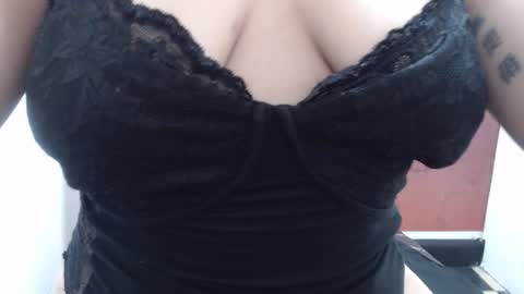 Snapshot of laura_hotyy chatting on 01-31-26, 10:19 Laura online show from 01-31-26, 10:19