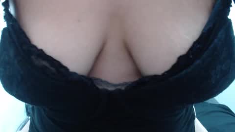 Snapshot of laura_hotyy chatting on 02-18-26, 03:41 Laura online show from 02-18-26, 03:41