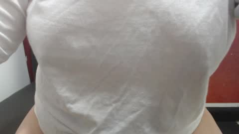  Laura  online show from 04-11-26, 02:05