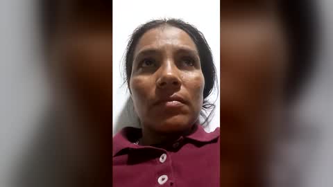  Laura  online show from 04-25-26, 12:46