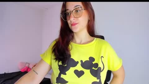 Snapshot of laura_ivy chatting on 06-17-26, 01:12 LauraIvy online show from 06-17-26, 01:12