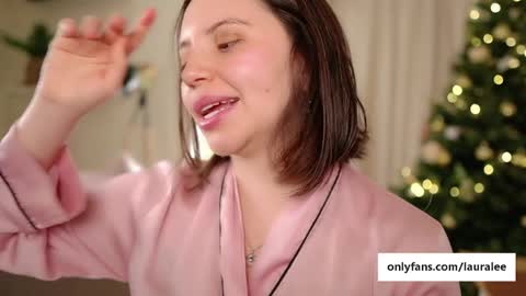 Laura Lee. online show from 12-16-24, 02:04