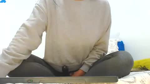 laura lovingxxx online show from 06-08-26, 09:04